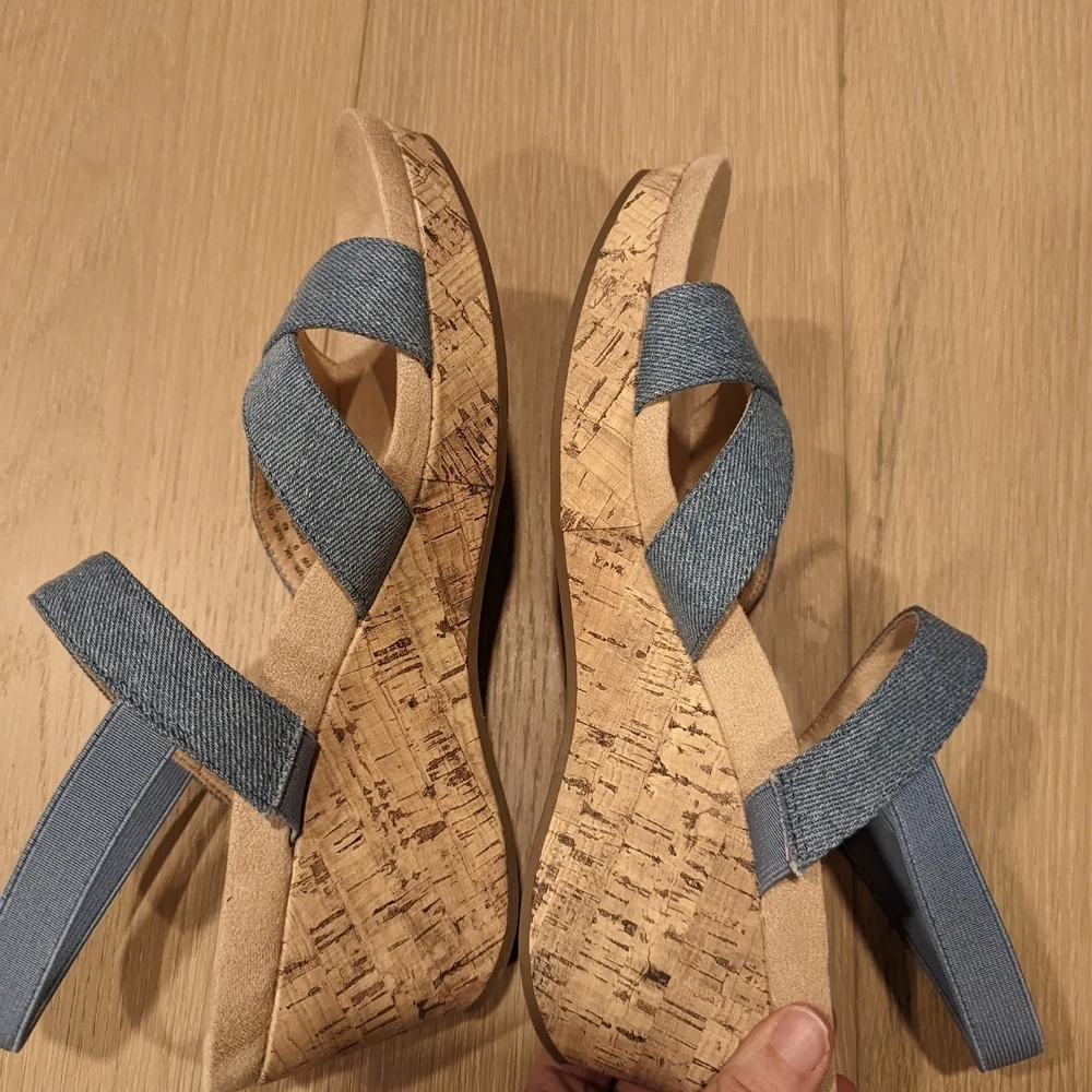 Life Stride Women's Blue Wedge Sandals